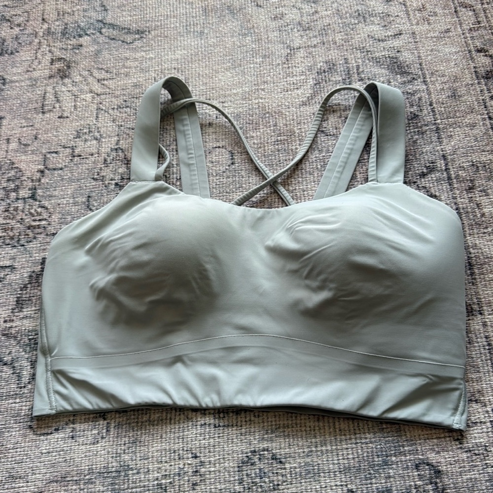 Lululemon Like a Cloud Bra C/D cup.  Light grey. Size 8